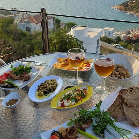 Selen Bogazici